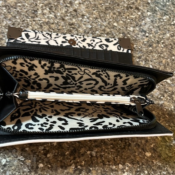 Jessica Simpson wallet - Picture 3 of 4